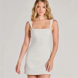 White Square-Neck Dress with bows
